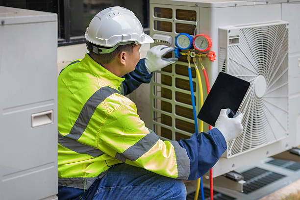 Professional Hvac technician working in Roy, WA